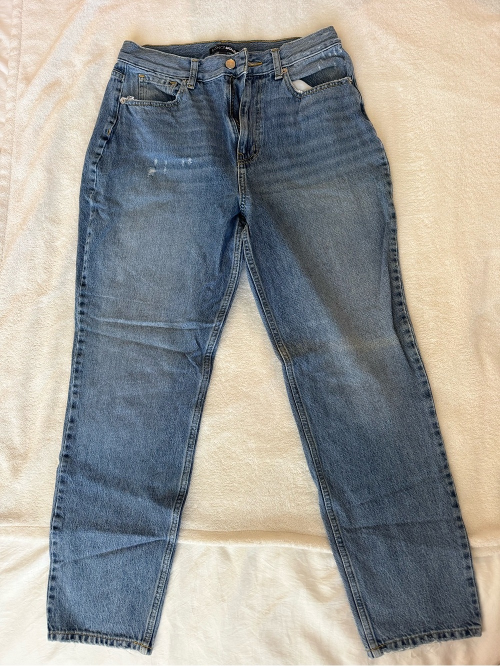 Fashion Nova Women's Light Blue Straight-Leg Jeans | size 9